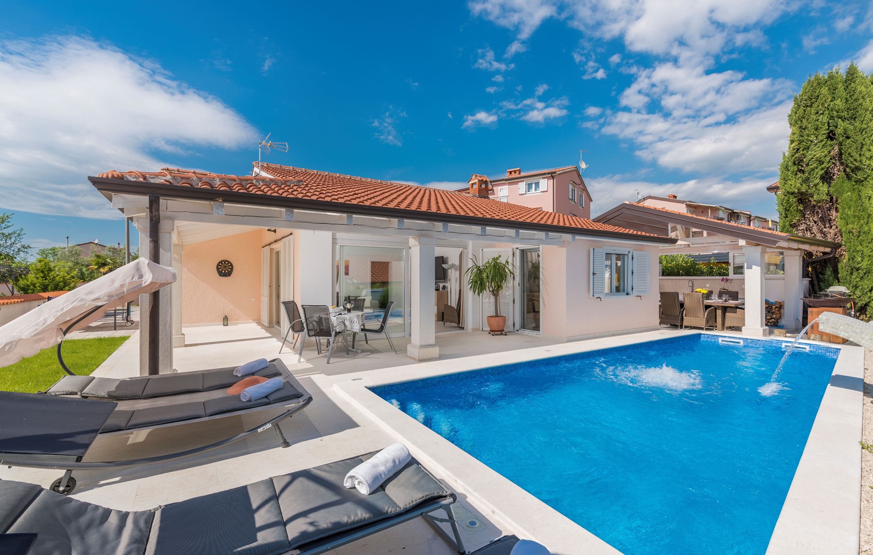 Villa Delijamo with private heated pool and BBQ near Poreč – slika 1