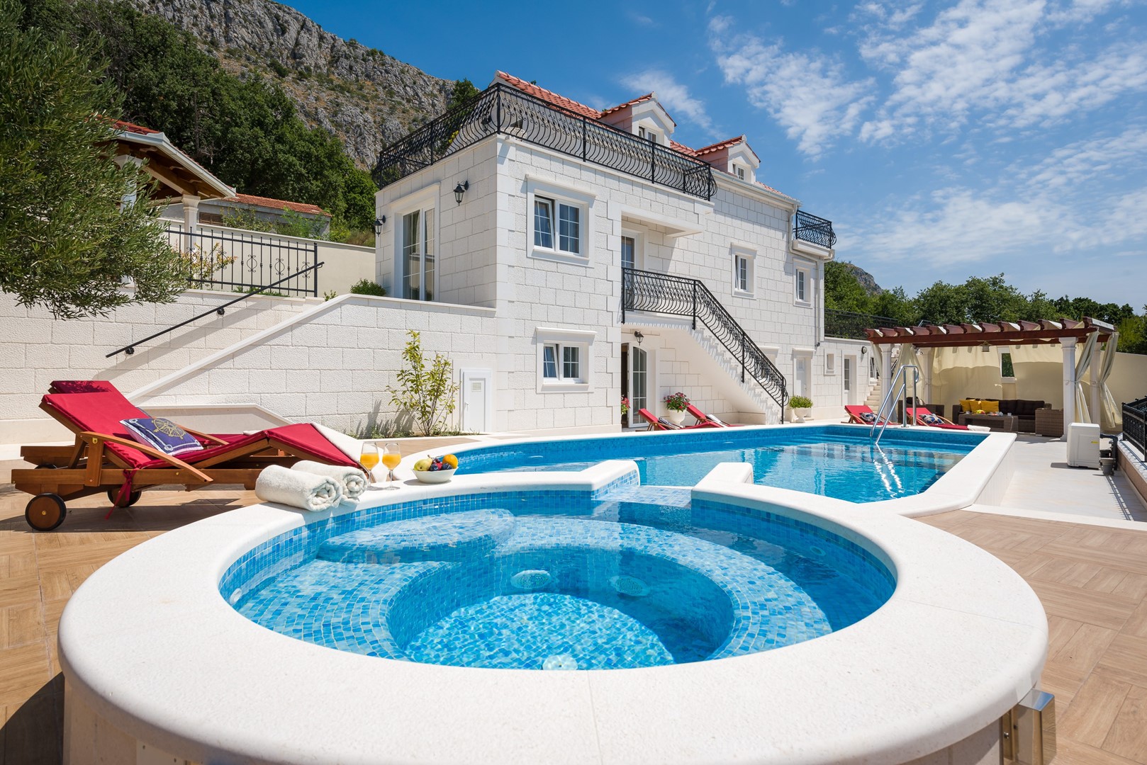 Luxusvilla Maja mit 4 Schlafzimmern, beheiztem, pr  in Kroatien