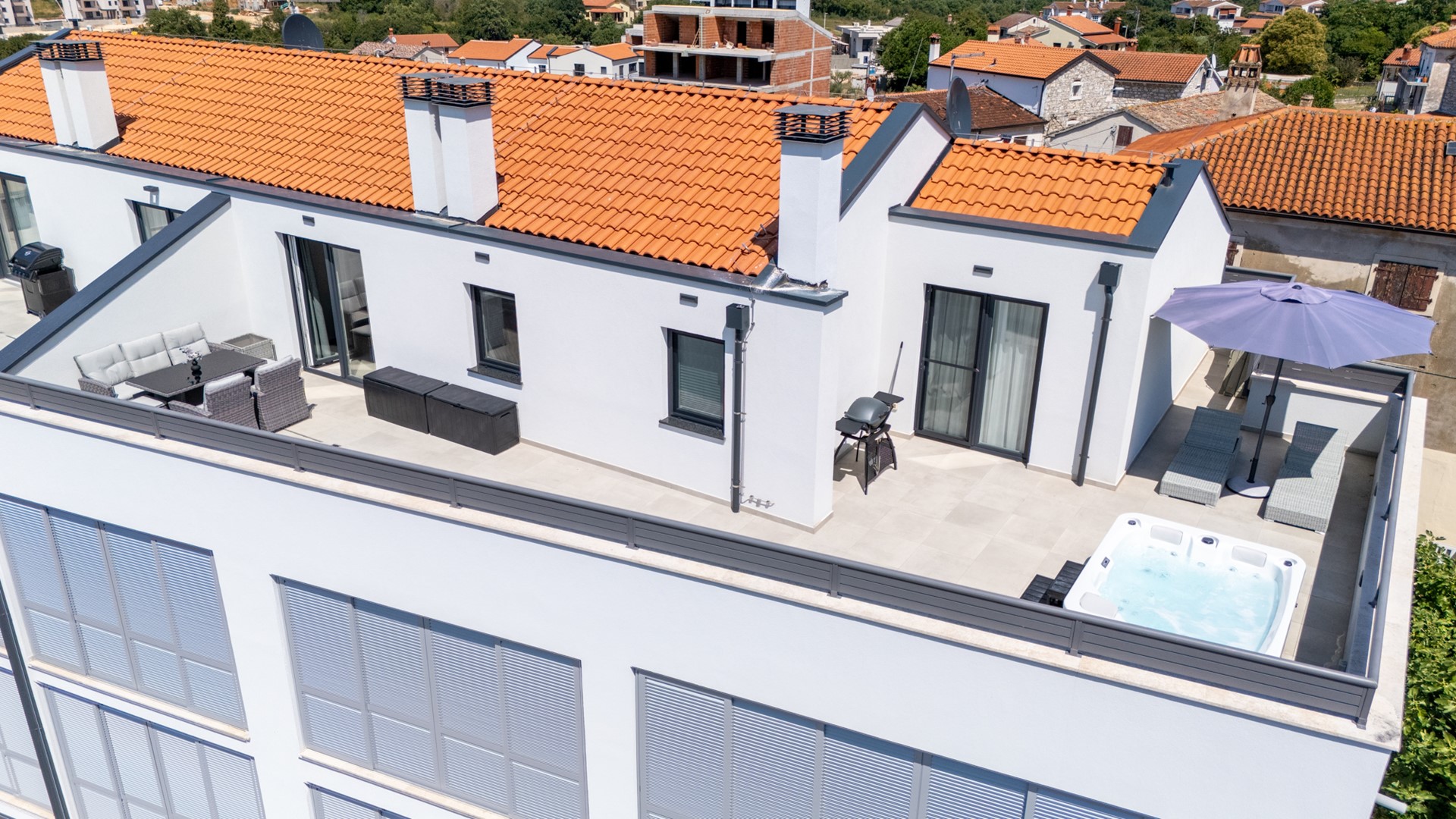 Penthouse Stella Marini with jacuzzi and sea view 2,5 km from sea – slika 1