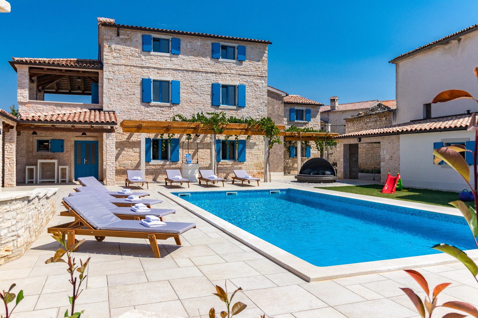 Herrliche und geräumige Villa mit Privatpool   in Kroatien