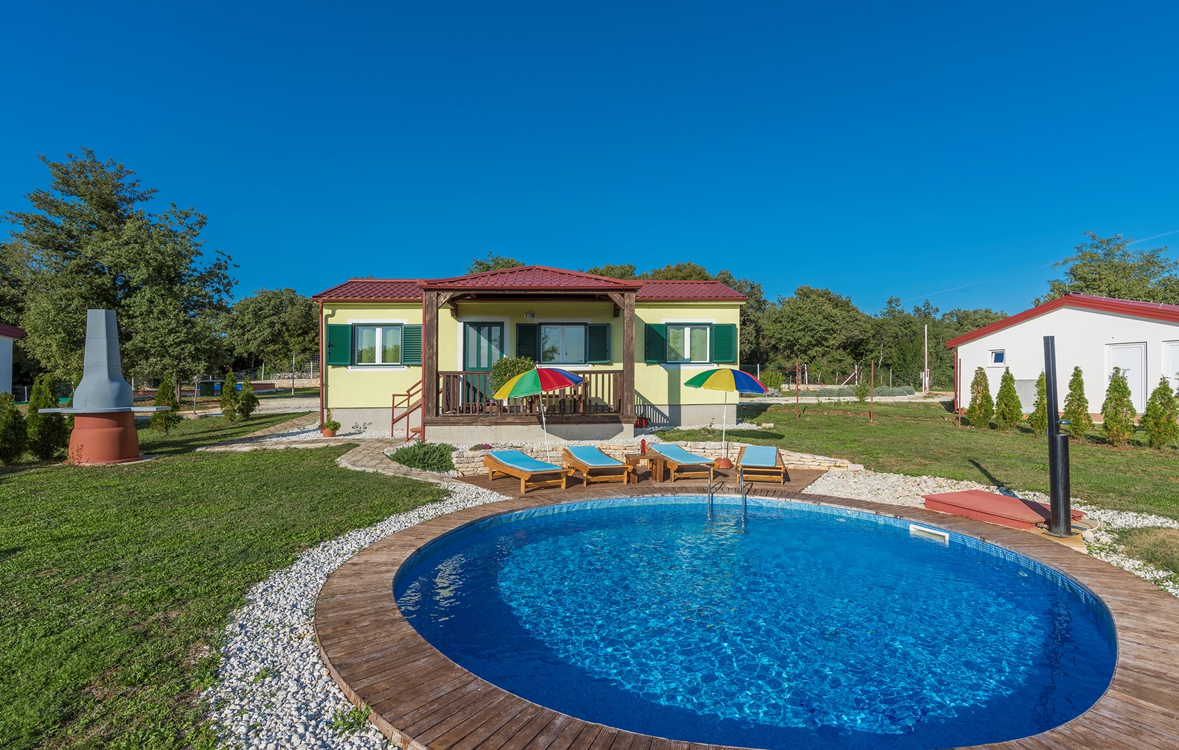 Ferienhaus mit privatem Pool Nr.4 im Ferienpark Je Ferienpark in Istrien
