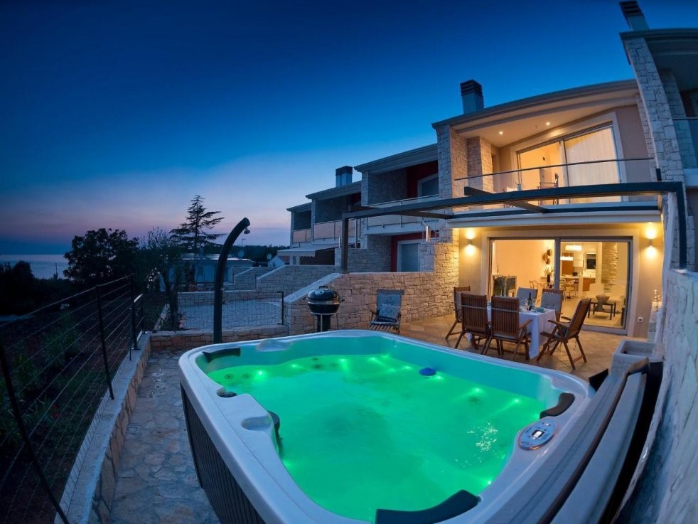 Villa Bobos place 1 with Jacuzzi and Sauna 46D   in Istrien
