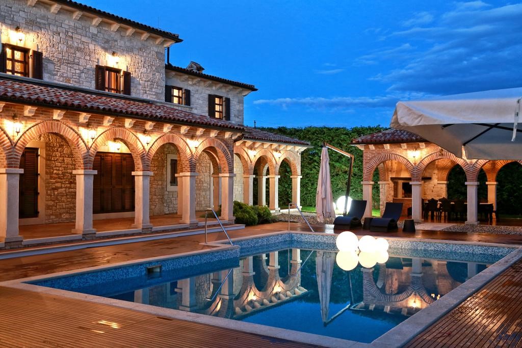 Atemberaubende Villa Carolus mit beheiztem Pool  in Istrien