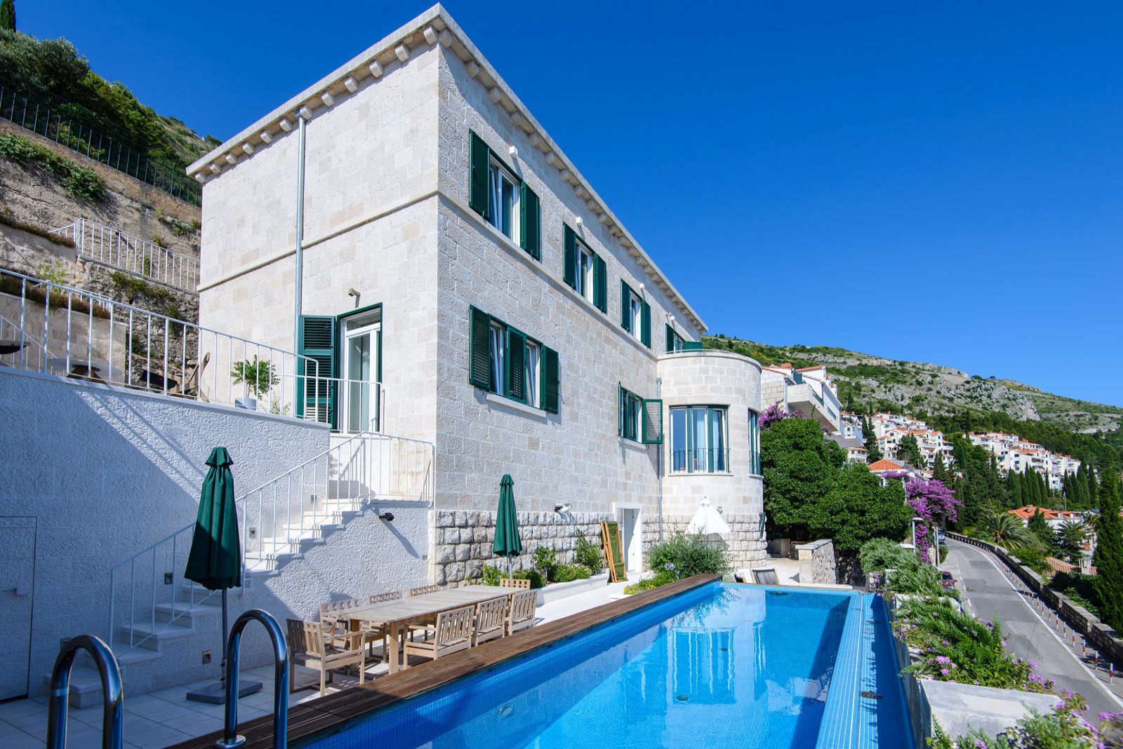 Alternativer Eigenschaftsname

Luxusvilla am Meer    Dubrovnik