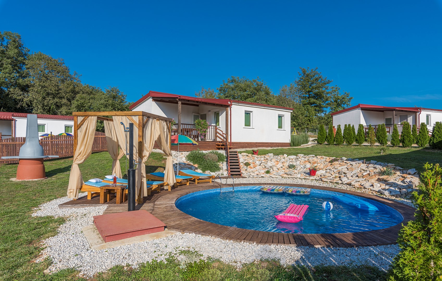 Ferienhaus mit privatem Pool Nr.8 im Ferienpark Je Ferienpark in Kroatien