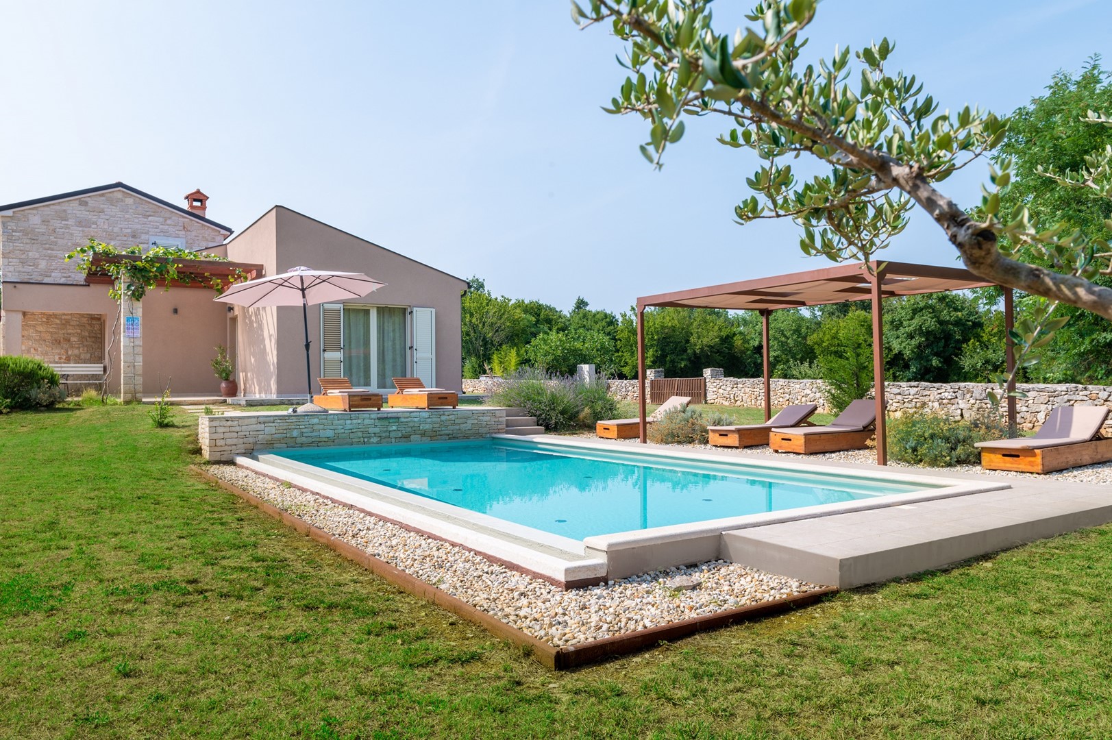 Villa Marten mit umzäuntem Garten und eigenem  in Istrien