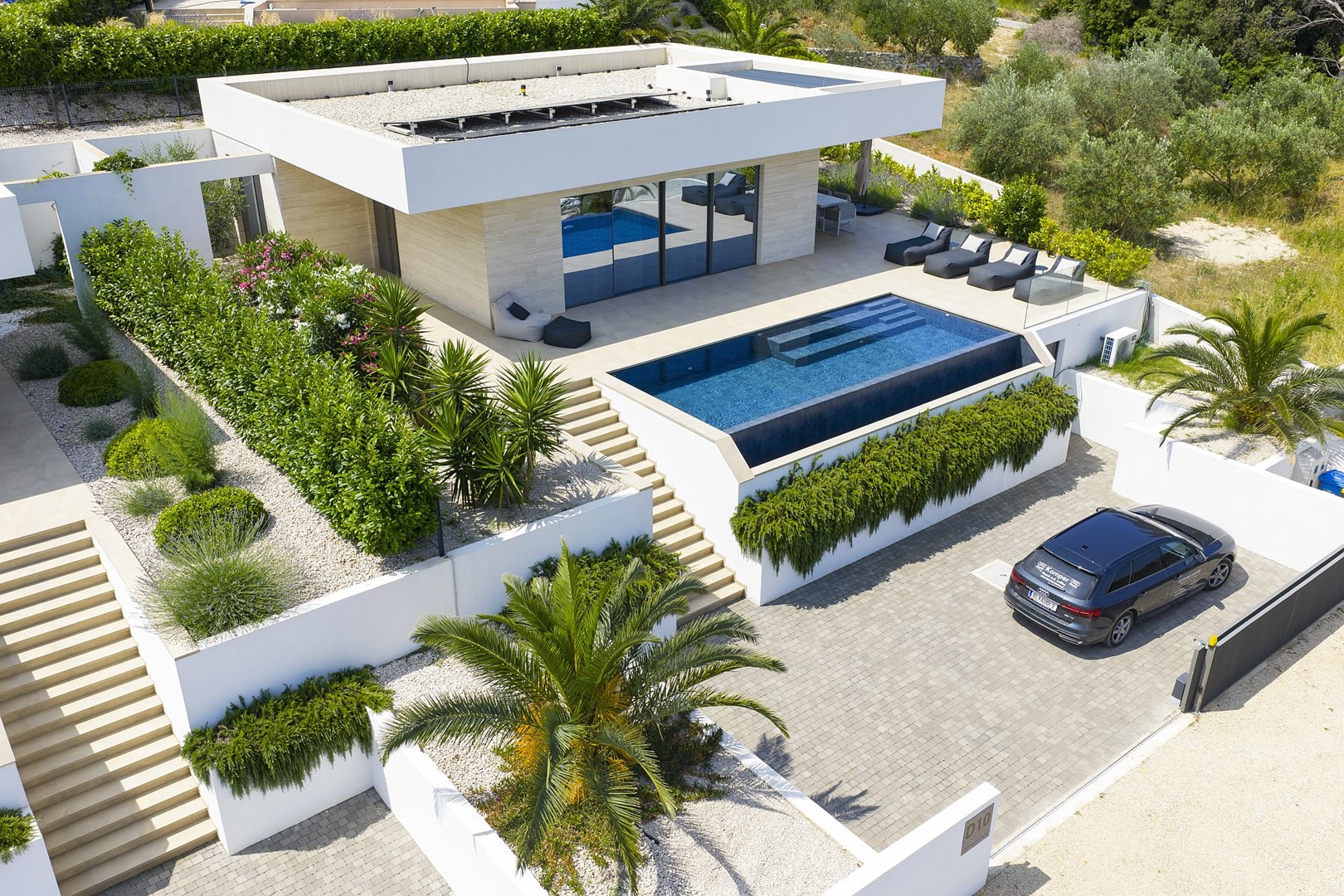Villa D10 with private pool 1 km from sea – slika 1