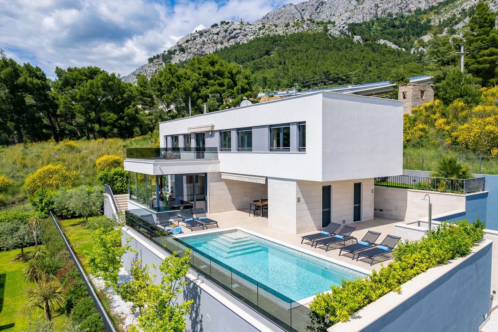 NEU! Luxus, direkt am Meer Villa IVAN mit beheizte  in Dalmatien