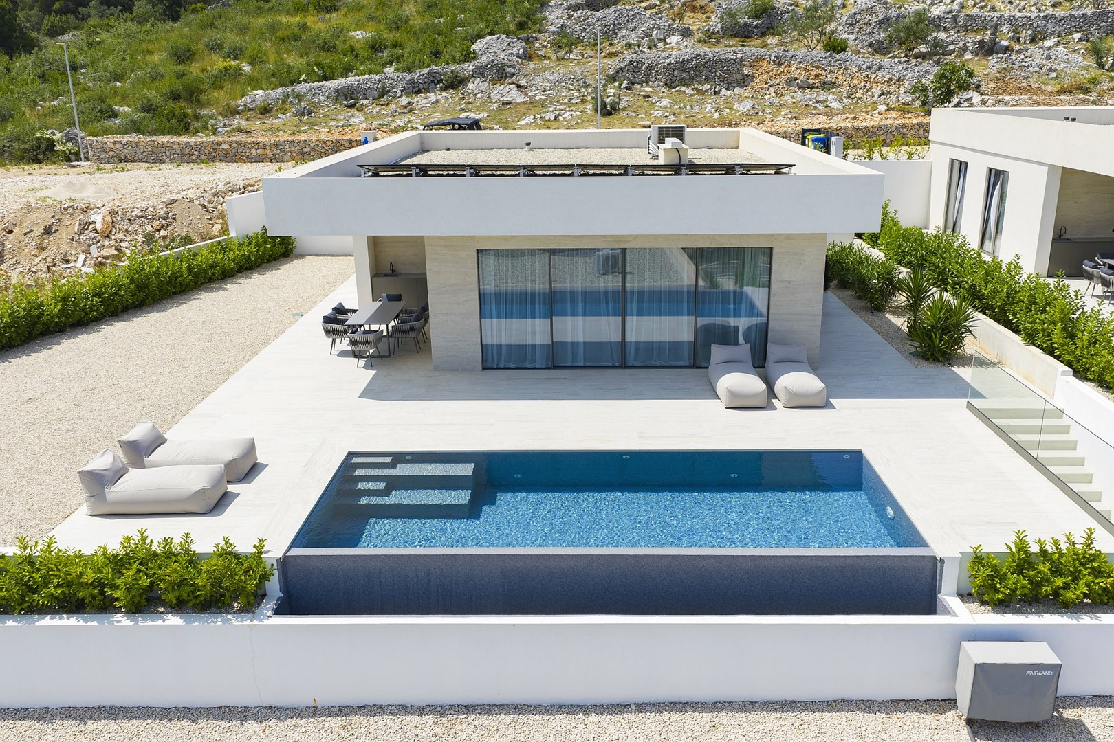 Villa D3 with private pool 1 km from sea – slika 1