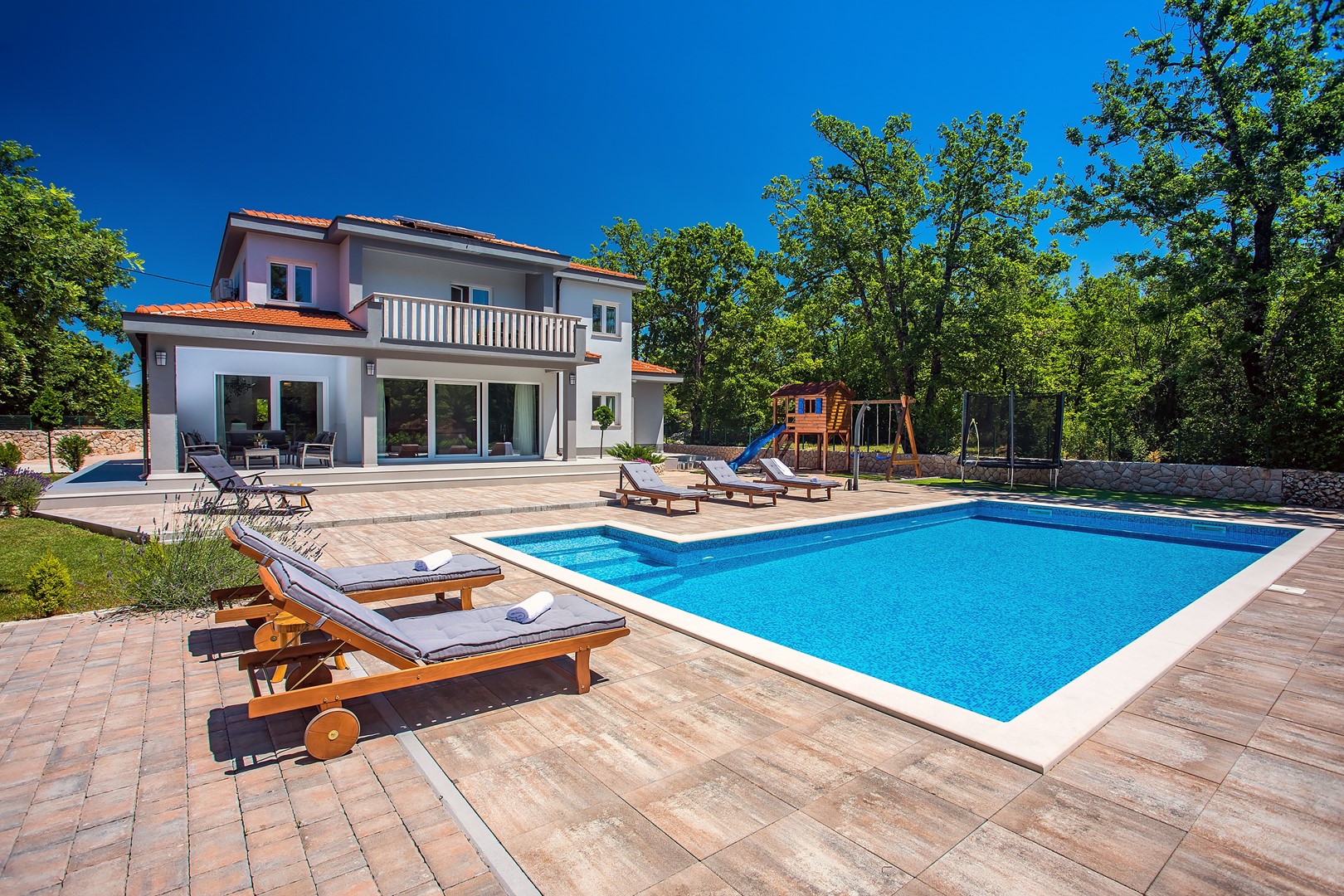 Villa Andrea bietet 5 Schlafzimmer, einen 50 m2 gr  in Dalmatien