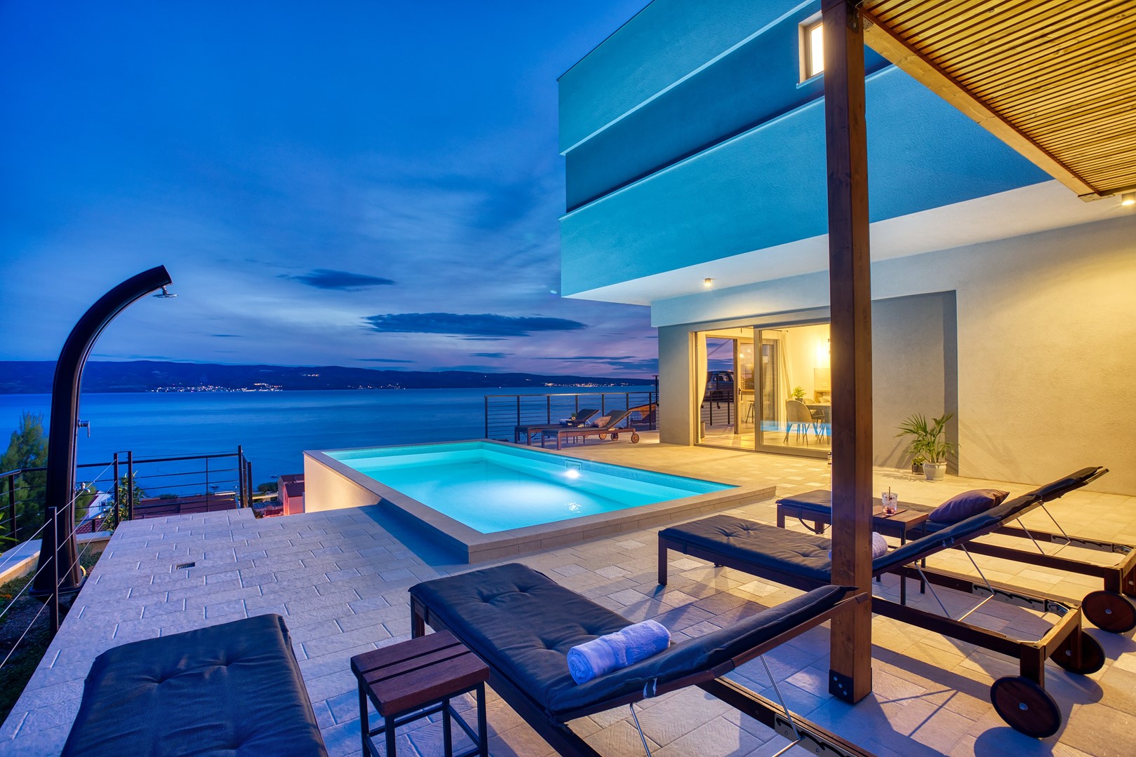 Meerblick Villa Vivra mit 4 Schlafzimmern mit Bad,   Split Riviera