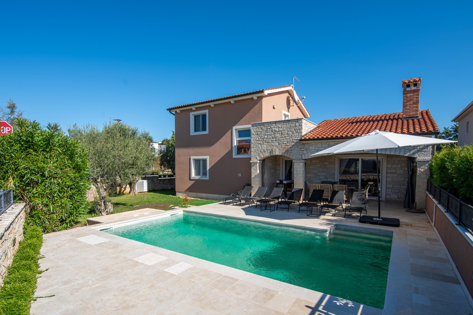 Villa Dominika with private pool and BBQ – slika 1